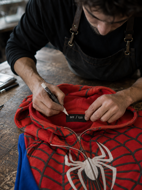 Writing the run number inside the collar